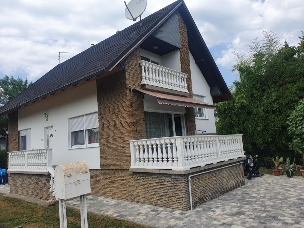 Wolf Vendégház Balatonkeresztúr Exterior foto